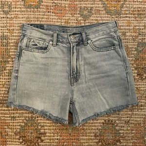 American Eagle - Mom cutoff shorts
